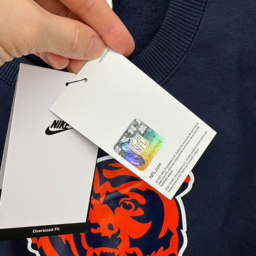 NWT Women's Chicago Bears Nike Navy Oversized Color-Block Pullover Sweatshirt - Picture 3 of 6